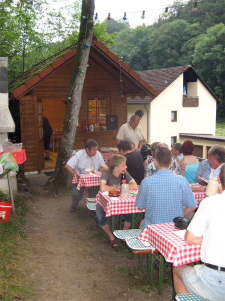 exk_jul_01.jpg exk_jul_01.jpg