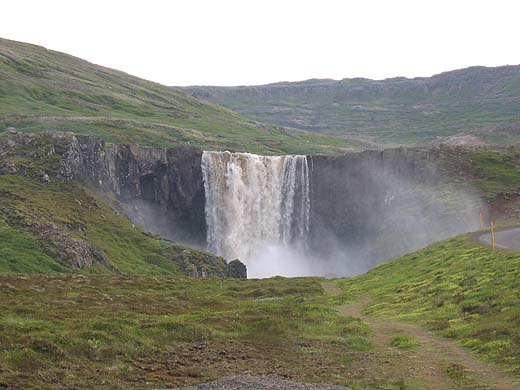 Island_wasserfallb.jpg Island_wasserfallb.jpg