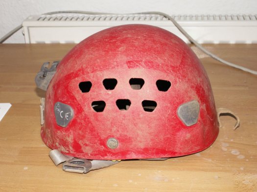 Helm_mit_Lampe.jpg