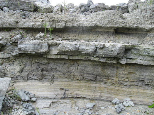 Abb73_Gelaende_mit_Schichtung.jpg Abb73_Gelaende_mit_Schichtung.jpg